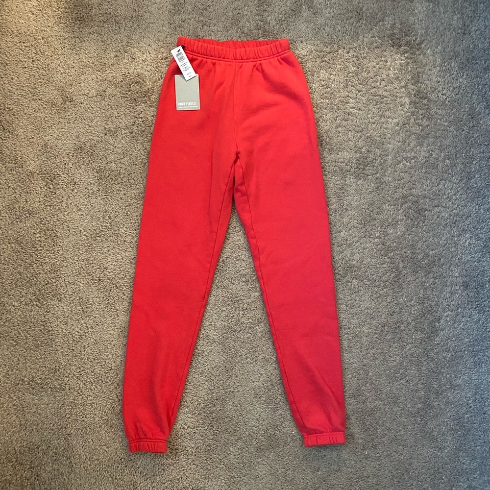NWT Cozy Fleece high rise sweatpants.